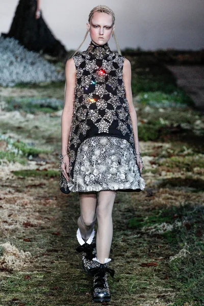 Look 26